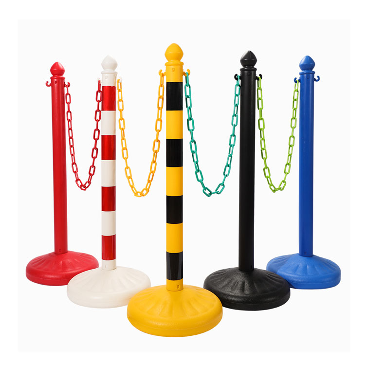 The 39″ Plastic Crowd Control Chain Posts feature a one-piece pole and a 360mm water-filled base